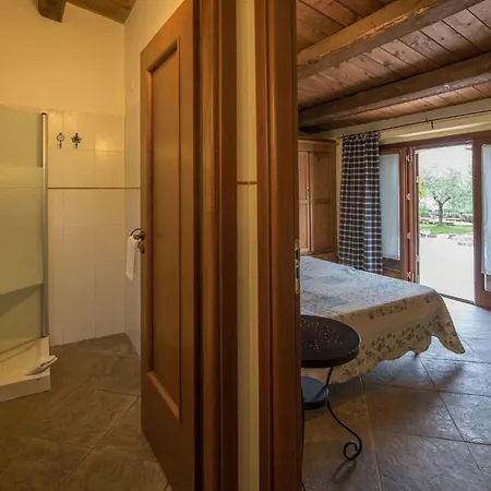 Dom wakacyjny Country Houses With Pool In Le Marche